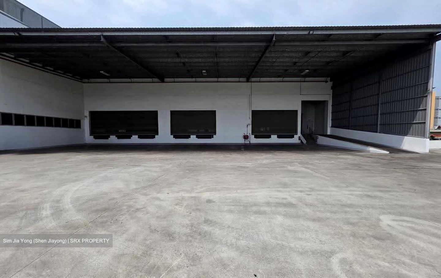 Tuas Avenue 12 (D22), Warehouse #625521531